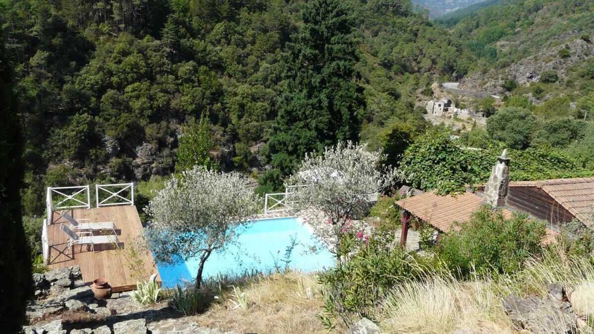 Saint-Melany House | The Blue House in Ardèche - Independant house with pool and river