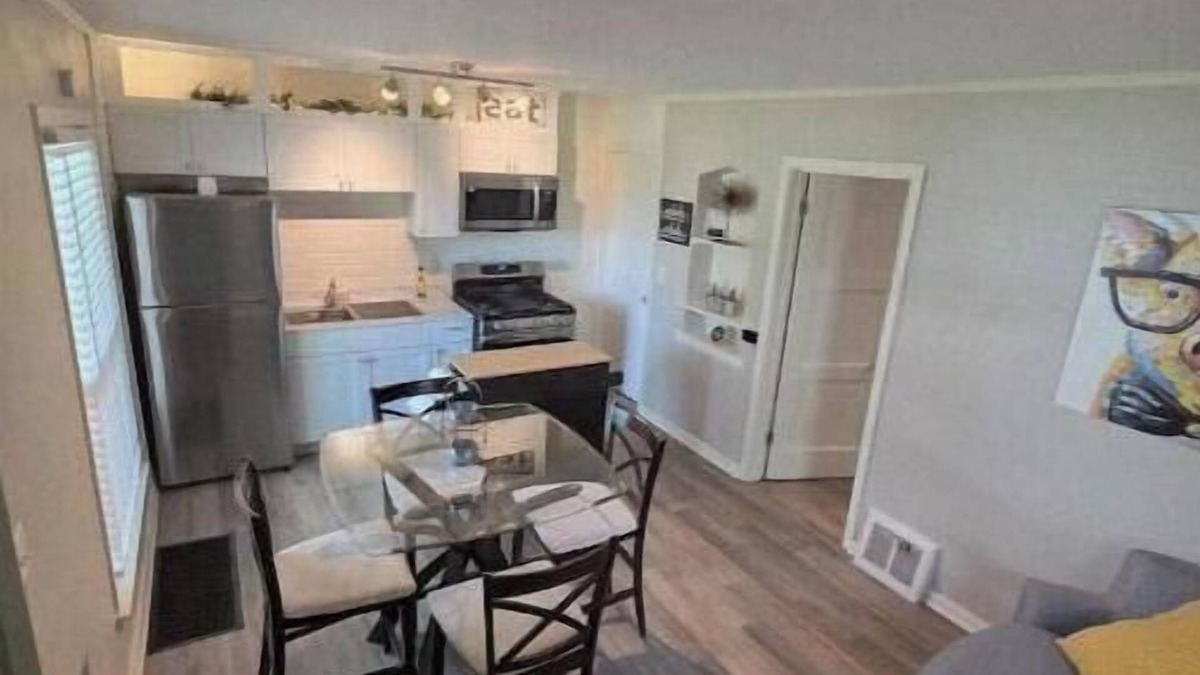 Des Moines Condo | The Blue Ribbon Duplex