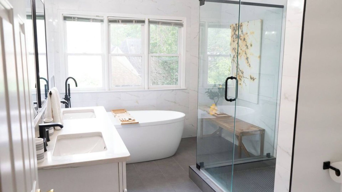 East Side House | The Blue Sapphire, Charming 2BR/2.5 Bath House in Historic Grant Park/Atlanta!