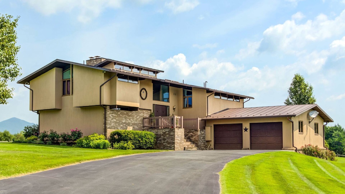 Luray House | The Blue Spruce, Mother Nature Meets Modern Living