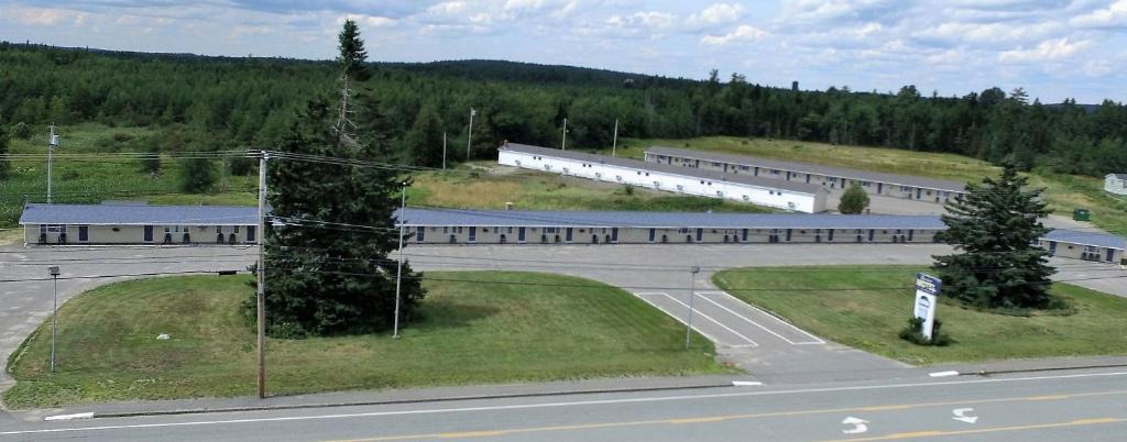Machias Hotel | The Bluebird Motel Maine