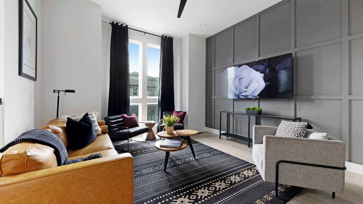 Five Points House | The Bluestem - Stylish Design, Rooftop w/Firepit!