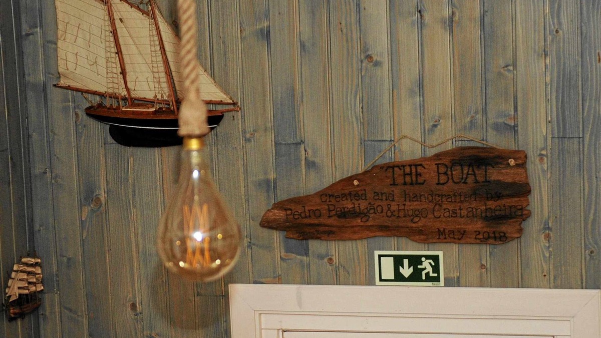 Seixal Apartment | THE BOAT Apartment Theme