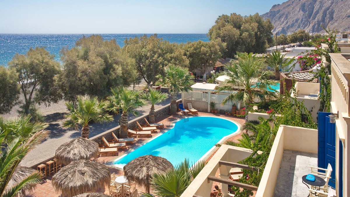 Kamari Hotel | The Boathouse Hotel