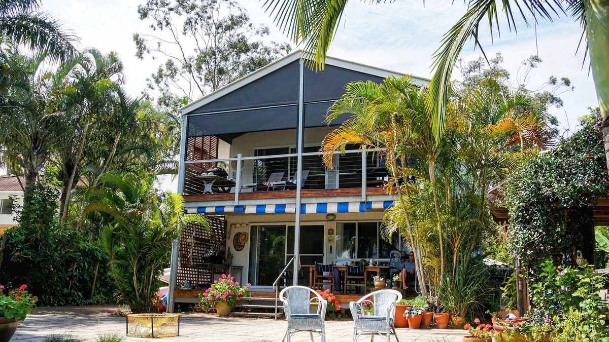 Noosaville Apartment | The Boathouse - relax on canal front with jetty