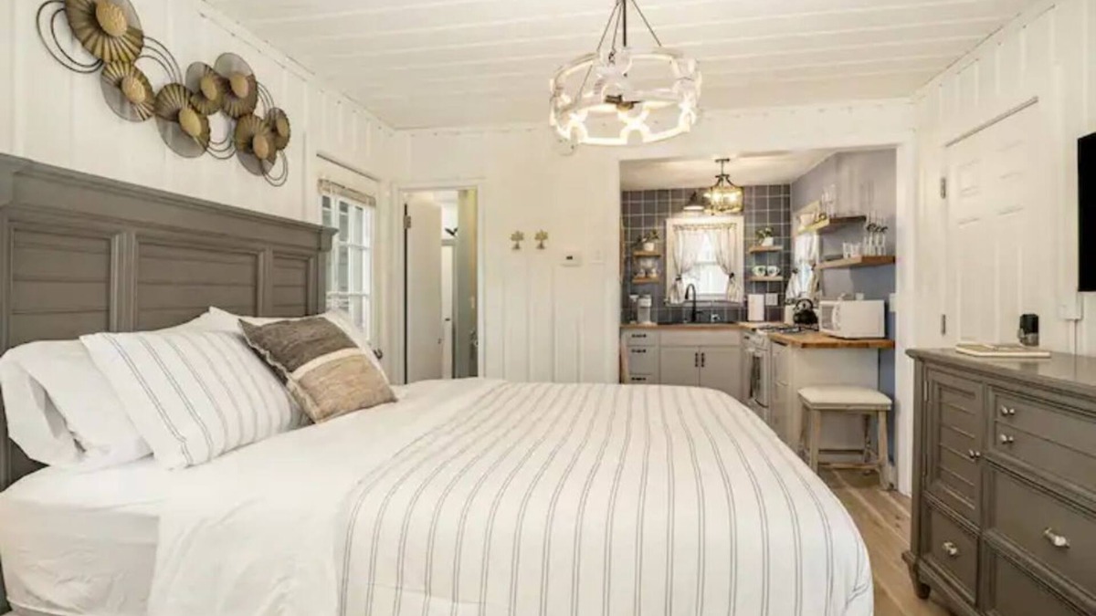 Linden House | The Boathouse w/all-season hot tub