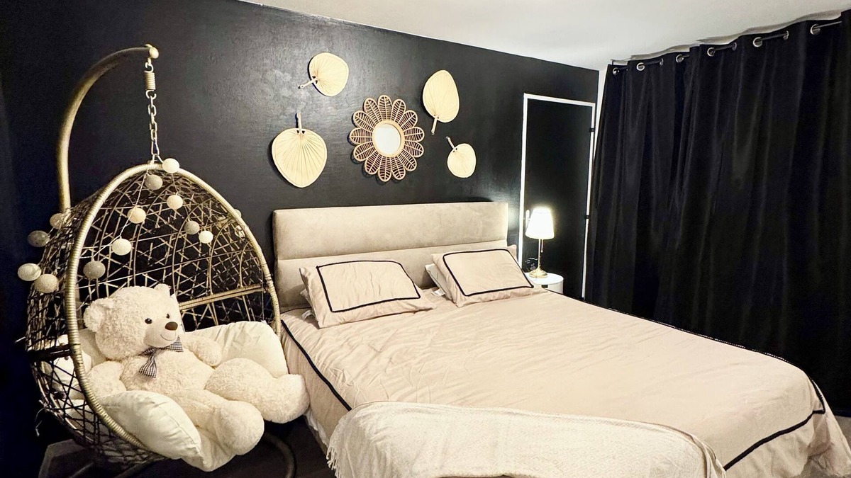 Vaulx En Velin Village Apartment | The bohemian suite 4pers with terrace