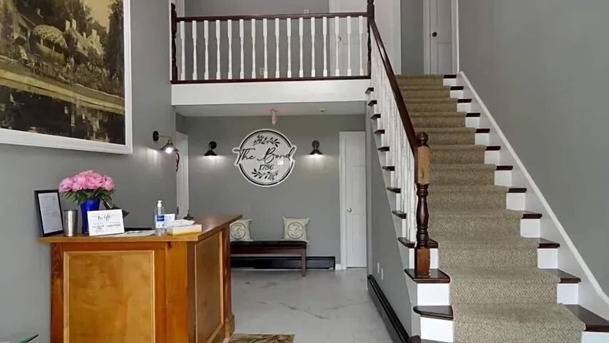 Warrensburg Hotel | The Bond Inn Room #9