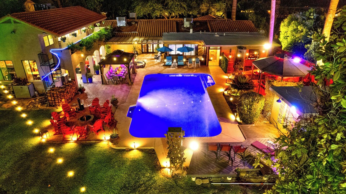 Tempe House | The "BOOK" house Across from ASU and near DT Tempe - lots of amenities