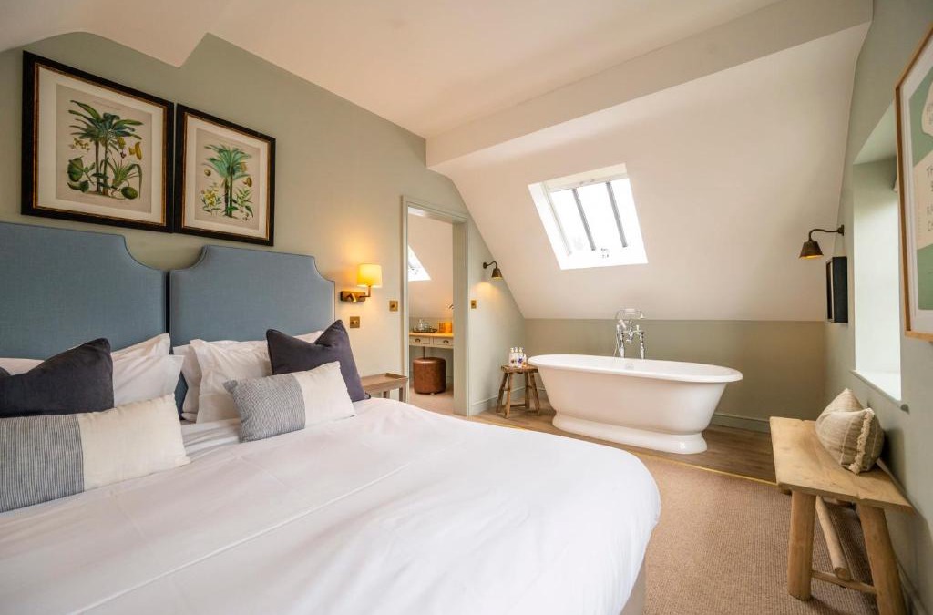 Henley House | The Bottle & Glass Inn - Book All 3 Rooms