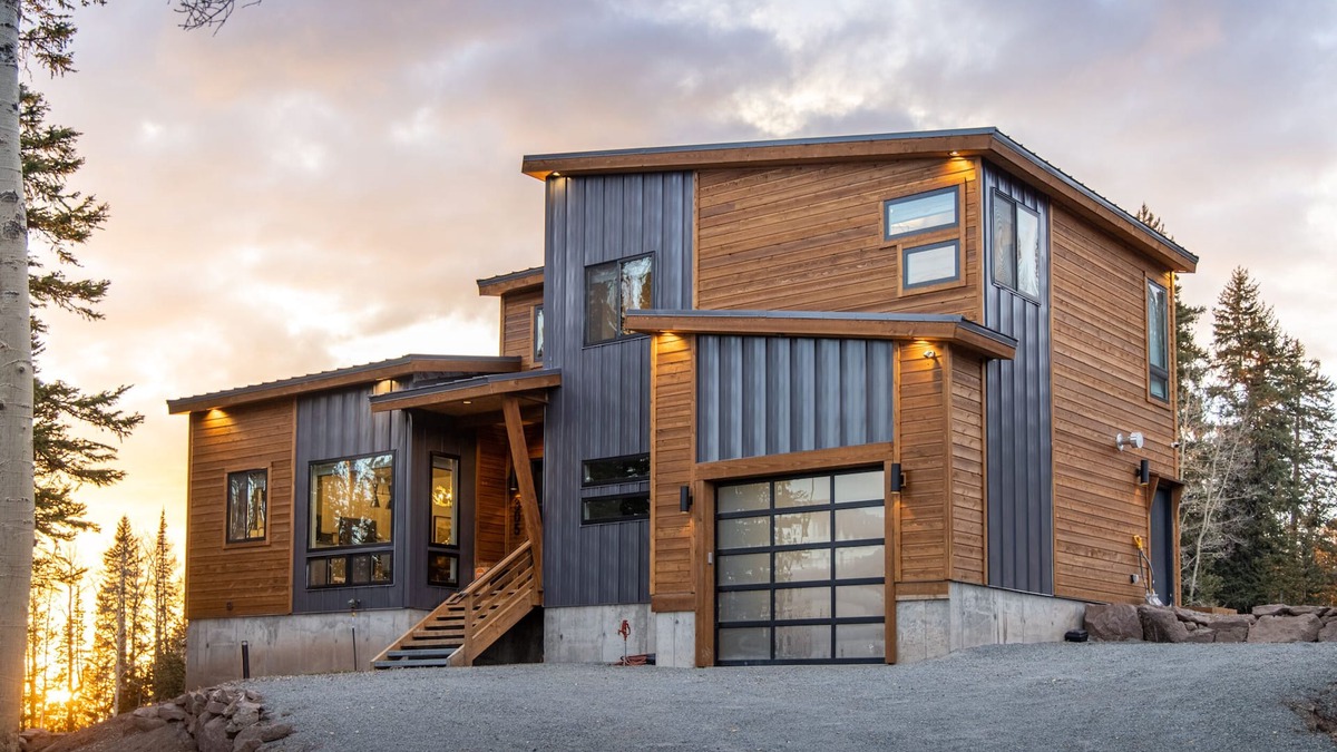 Beaver Ski Chalet | The Boulders, Ski-in/Ski-out at Eaglepoint Resort 305 N. Summit Dr. Beaver