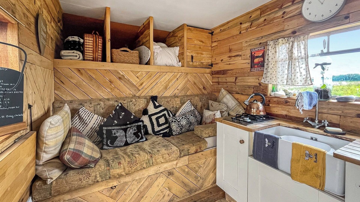 Oving Cottage | The Box - Oasis Farm