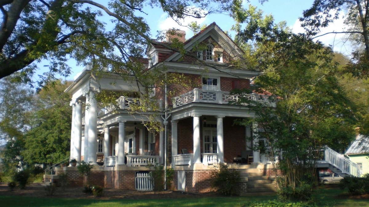 Louisa Bed & Breakfast | The Boxley Place Inn