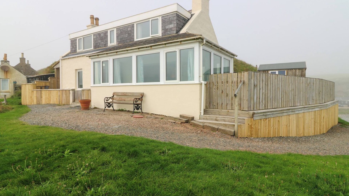Ellon Cottage | THE BREAKERS, family friendly in Newburgh, Aberdeenshire