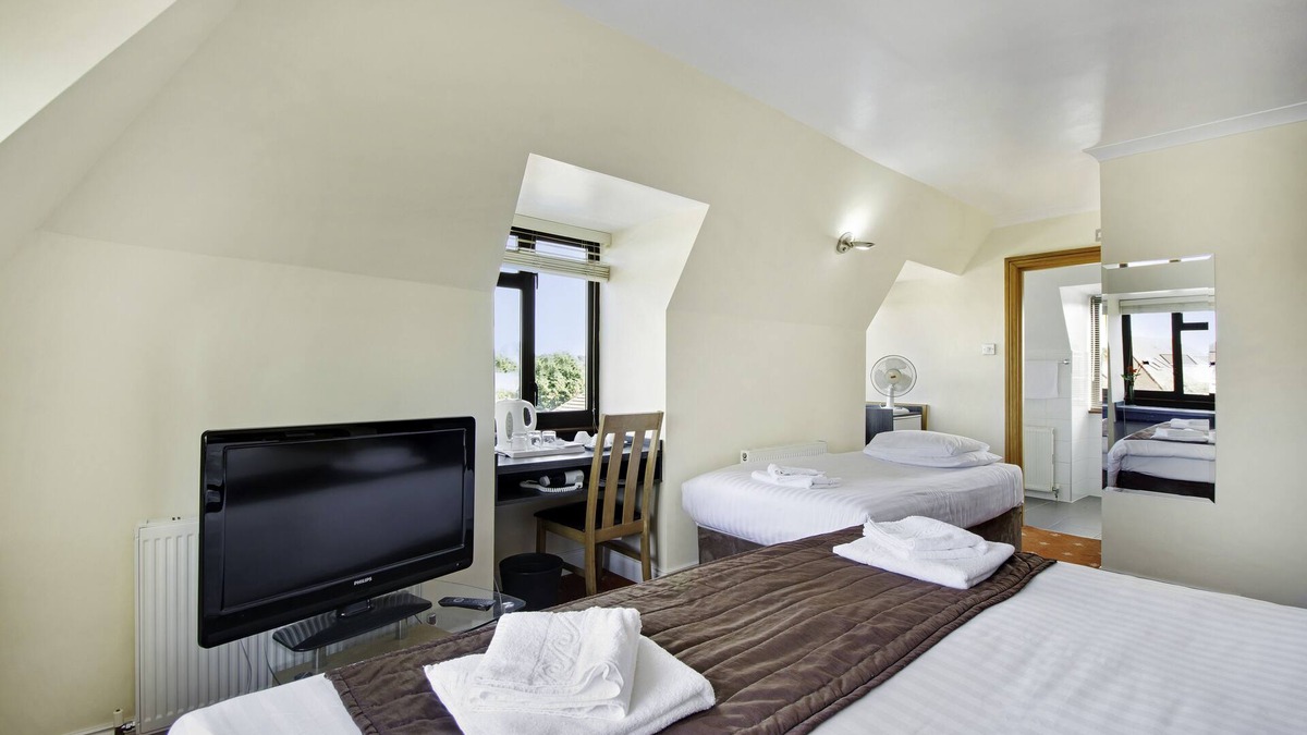 Barnhill Hotel | The Brent Hotel