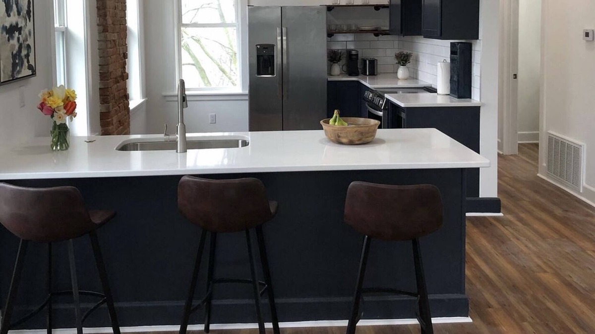 Burlington Apartment | The Brick House 200 Downtown Luxury Apt