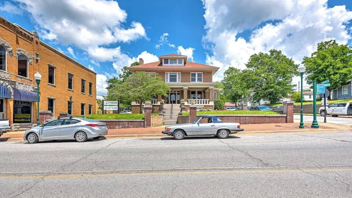 Siloam Springs House | The Broadway, #5 at the Historic Connelly Harrington