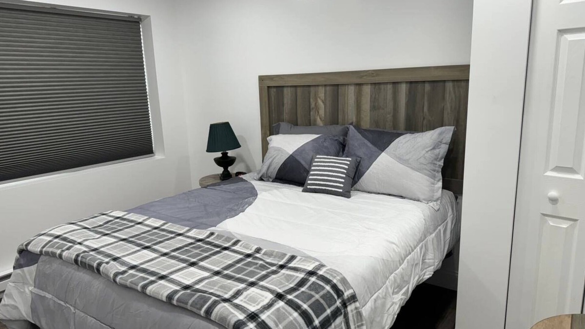 Summerlee Apartment | The Brown Stone on Main