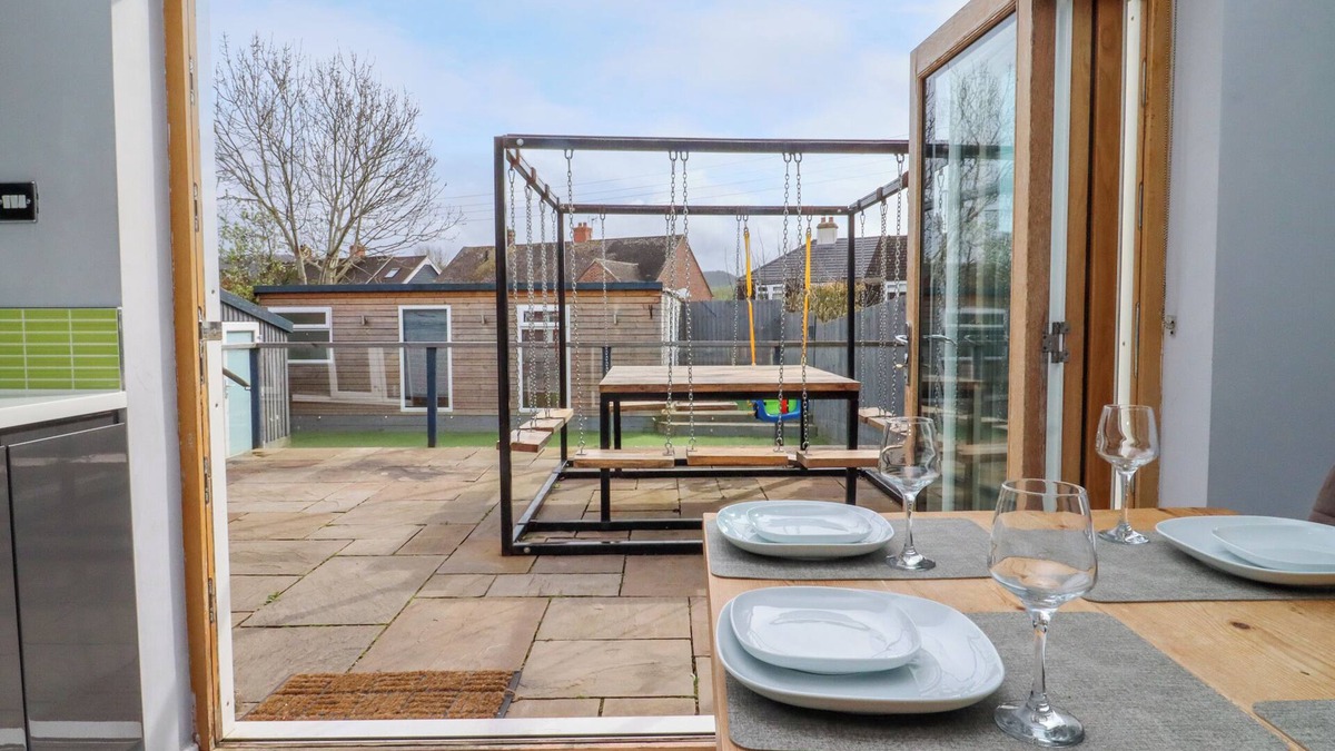 Stonehouse Cottage | The Bullseye