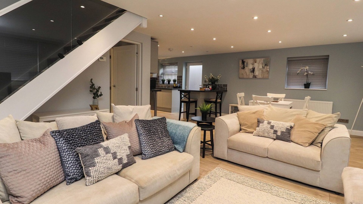 Adlington Cottage | THE BUNGALOW AT 46 CHURCH ST, pet friendly in Adlington