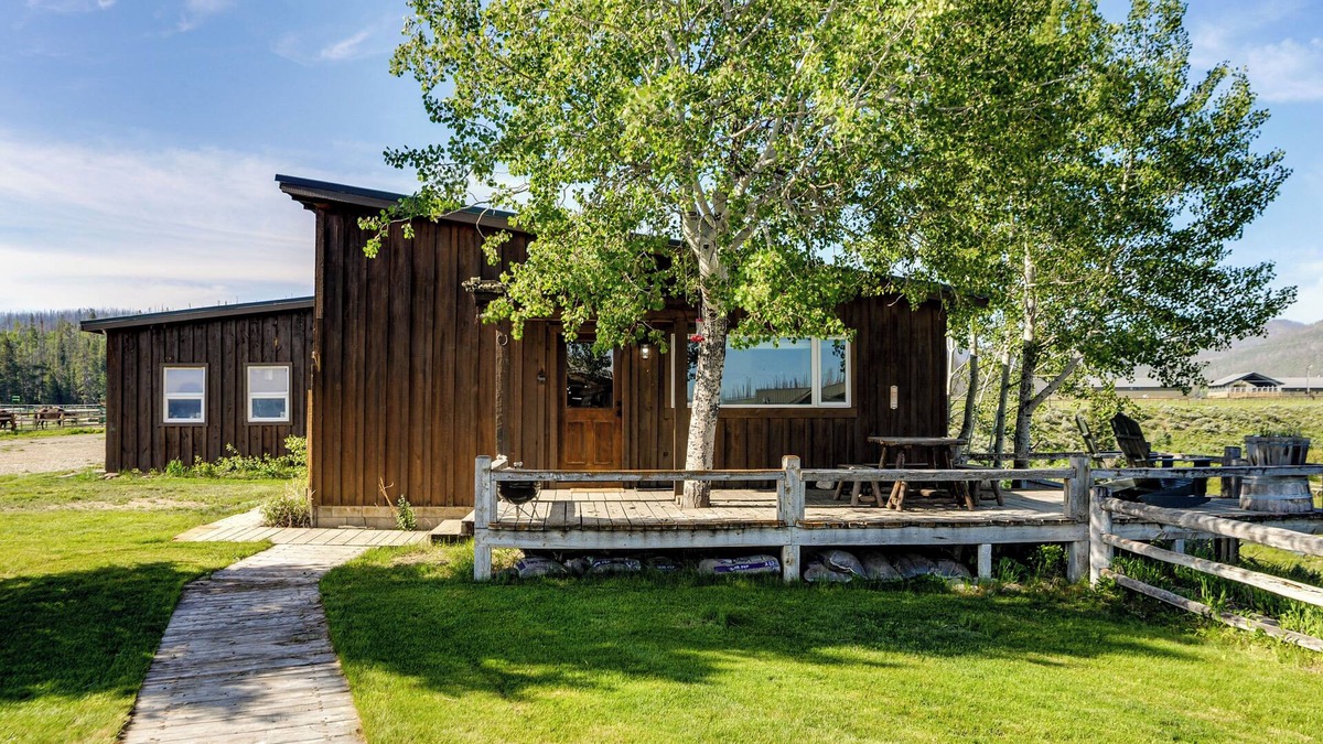 Sublette County Cabin | ‘The Bunkhouse’ in Bondurant: Pet Friendly