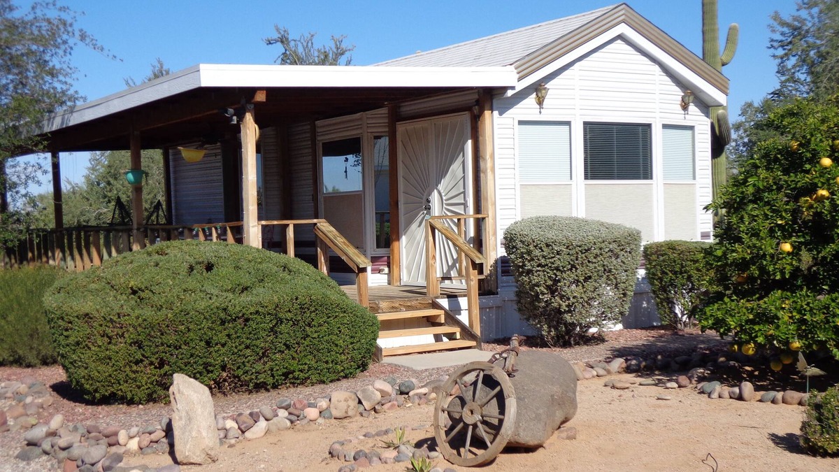 Picture Rocks Cottage | The Bunkhouse is a private guest house adjacent to Saguaro National Monument.