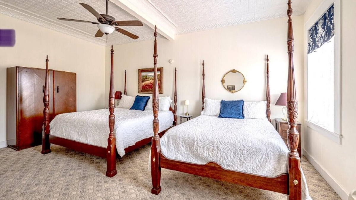 Eastland Hotel | The Burnet Room at The Eastland Historic Hotel