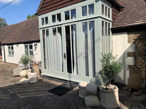Frilford Bed & Breakfast | The Byre, at Cradle Barn offering a king suite