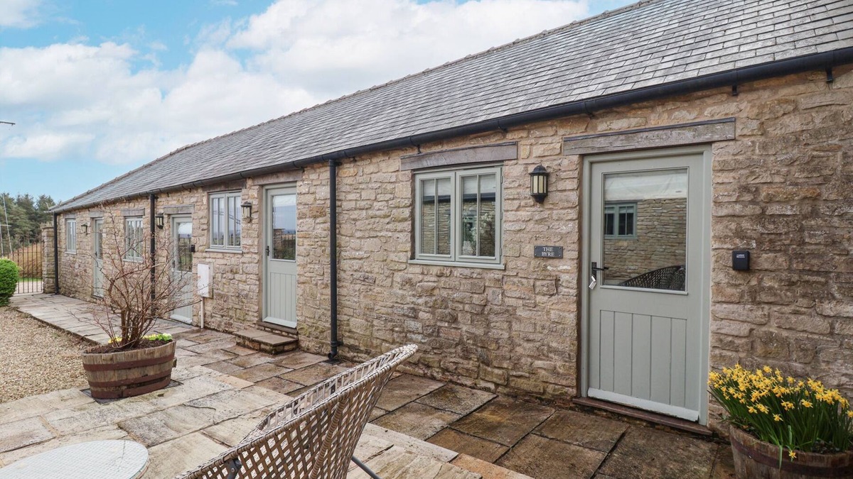 Scawton Cottage | THE BYRE, pet friendly, country holiday cottage in Thirsk