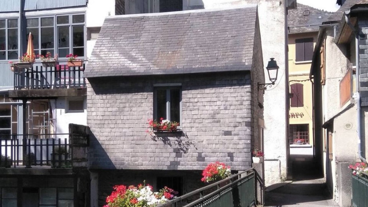 Arreau House | The "Cabaneste" in the center of Arreau