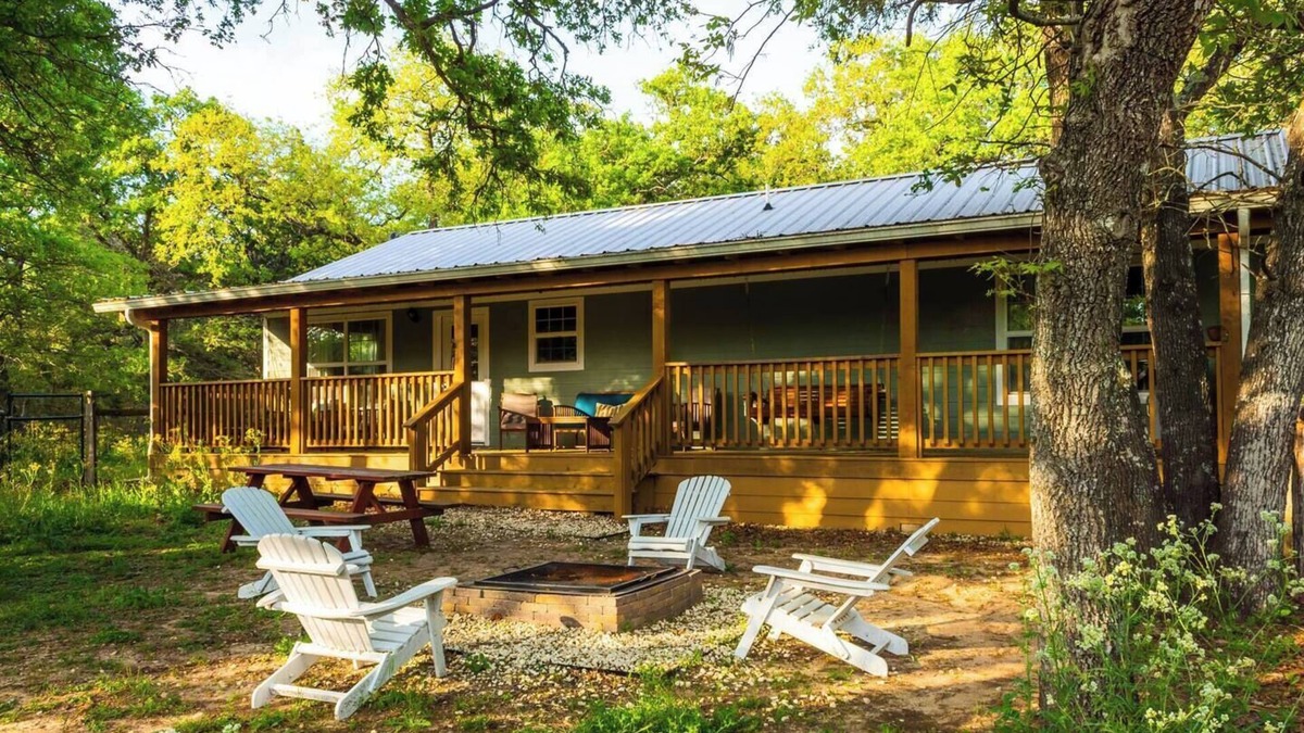 Paige House | The Cactus House, A Serene Pet-Friendly Home in the 42 Acre Lost Pines Shire
