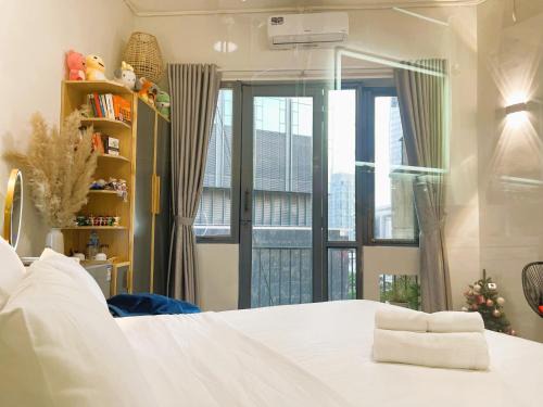 Nguyen Hue Walking Street Apartment | The Cafe Apartment building - 6even