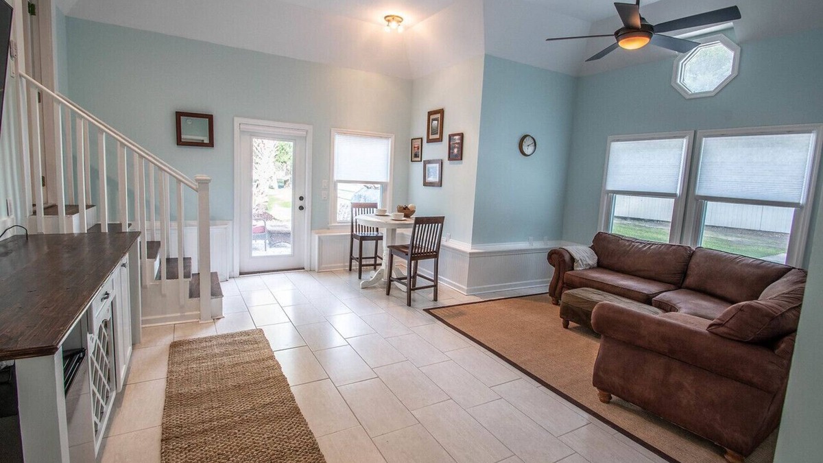 Old Town Bluffton Apartment | The Calming Coastal Suite- 2 Bedroom/1 Bath near Downtown Bluffton