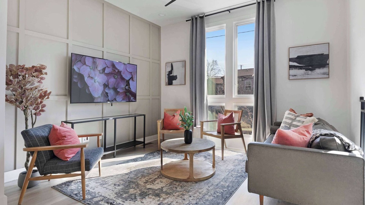 Five Points House | The Camellia - Rooftop Patio & Dog Friendly!