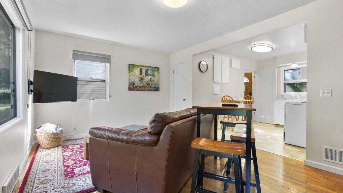 Cliff - Cannon House | The Canon Hill Cottage