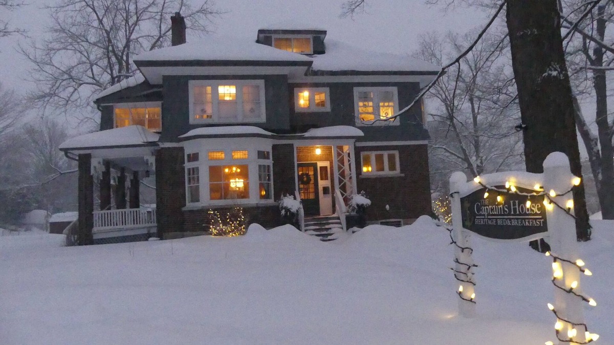 Midland Bed & Breakfast | The Captain's House bed & breakfast
