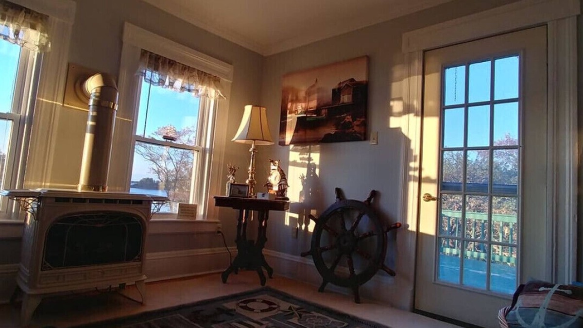 Lords Cove House | THE CAPTAIN'S HOUSE - DEER ISLAND NB - WATERFRONT - SUNRISES