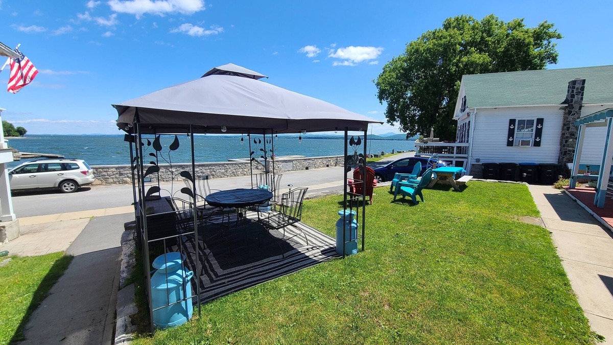 Essex Cabin | The Captains Rest- Amazing Veiws on Lake Champlain. Waterfront and historic