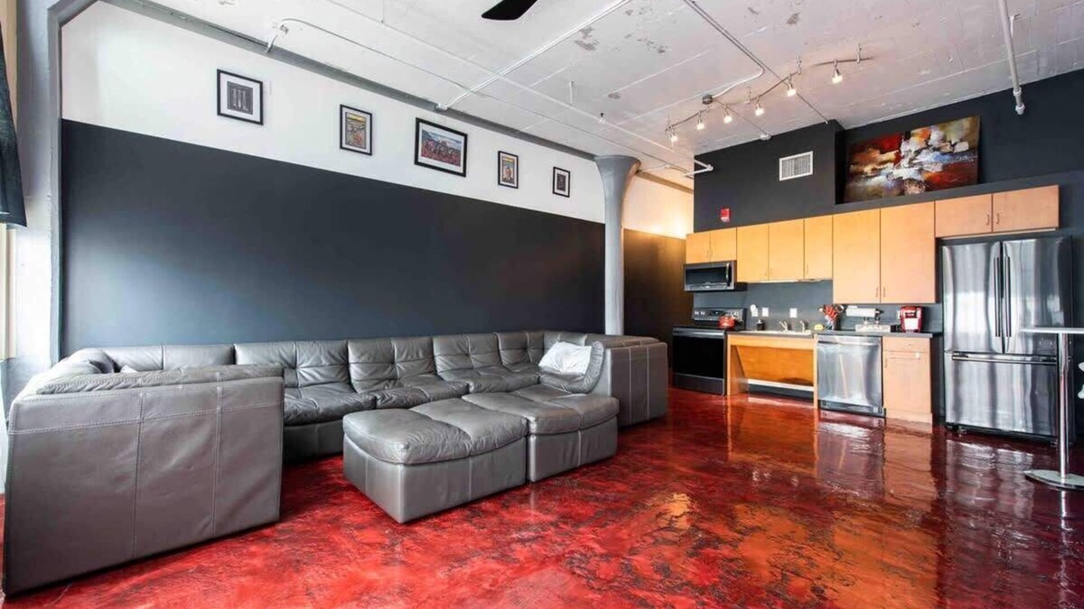 West Main Historic District Apartment | The Cardinal (Downtown Louisville)