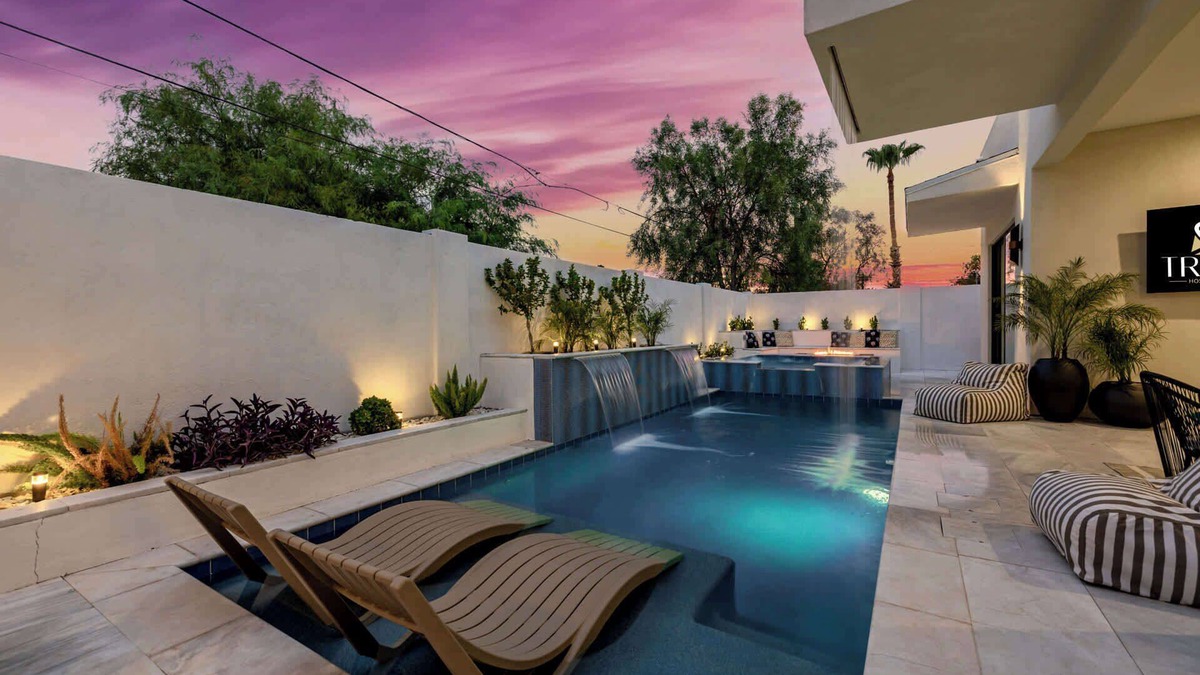 Peaceful Valley House | The Carlisle Experience | 4 Showers | Heated Pool