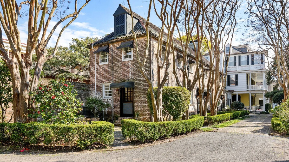 French Quarter House | The Carriage Houses | Historic Charleston!