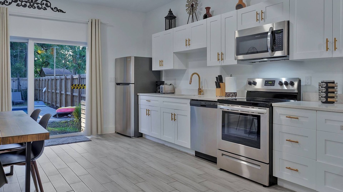 Wynwood Art District House | The Carter - A Rustic Pool Housen