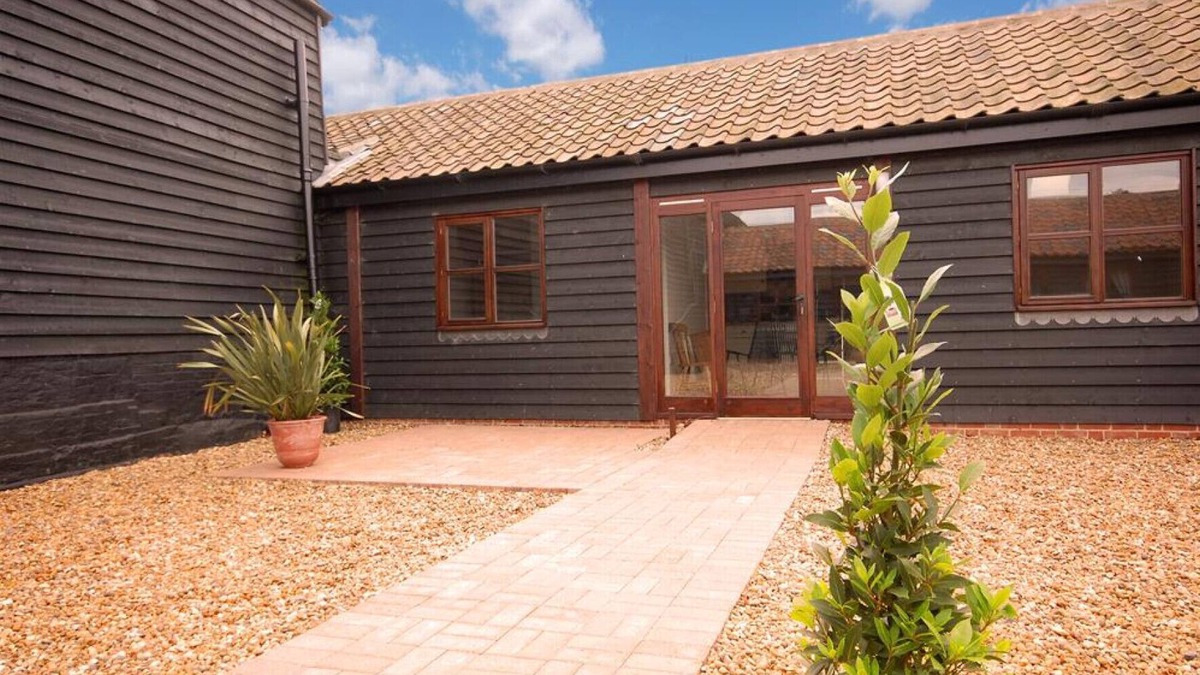 Wangford House | The Cartshed - One Bedroom House, Sleeps 2