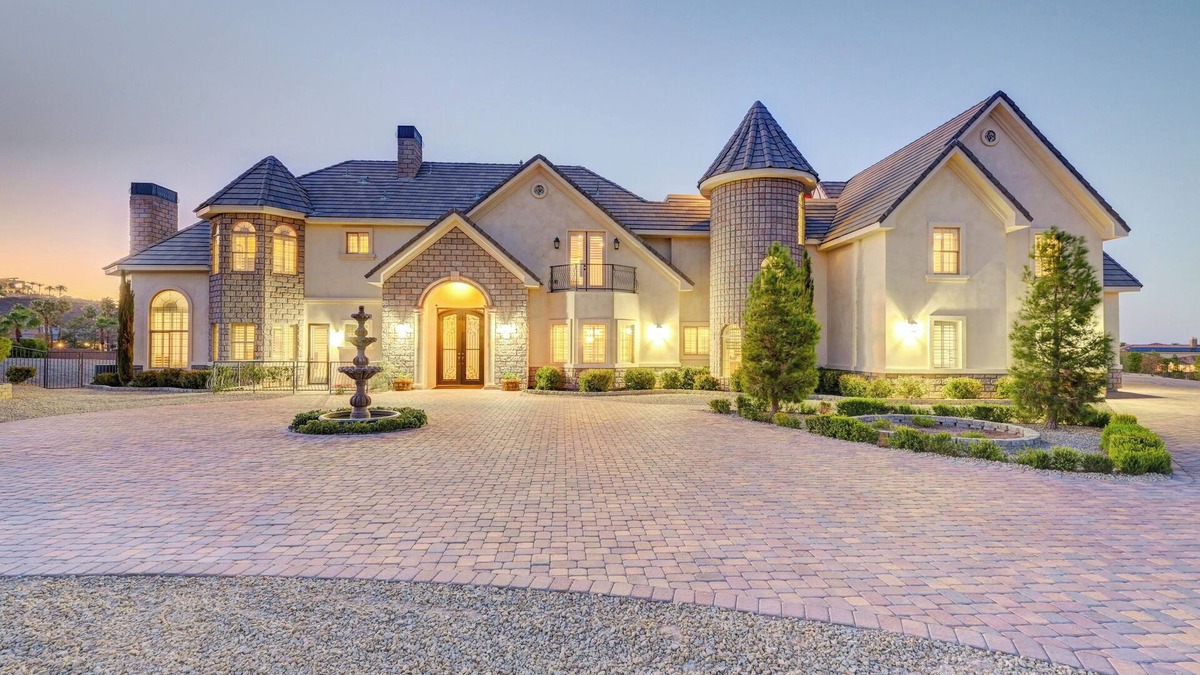 Paradise Hills House | The Castle-Pool/Spa/Billiard
