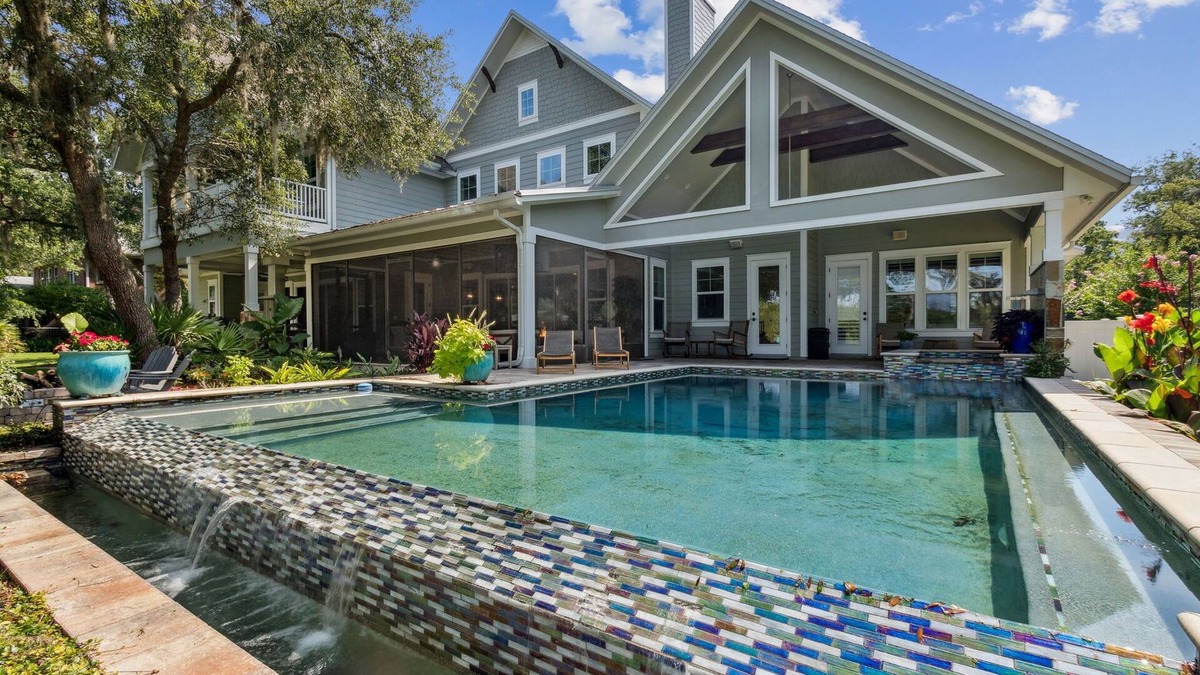 Yulee House | The Castle: Riverfront, Pool, hot tub, Full outdoor kitchen, deep water doc, gas fire pit & more!