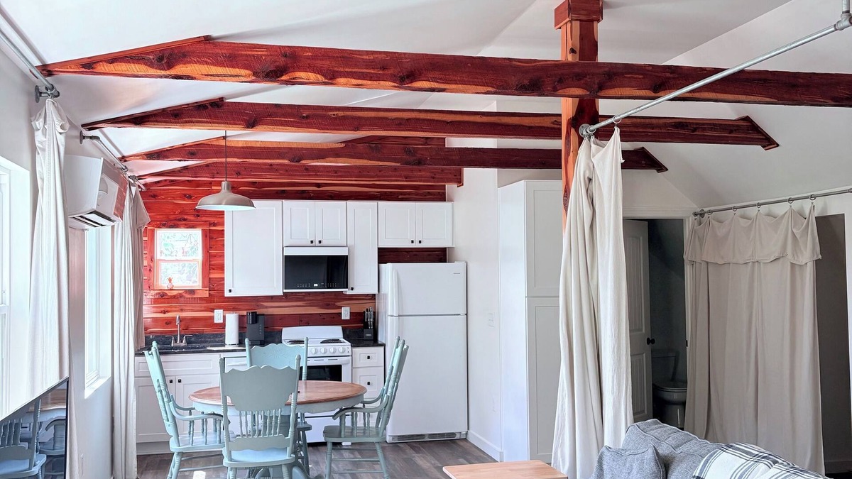 Watertown Apartment | The Cedar Loft/Apartment