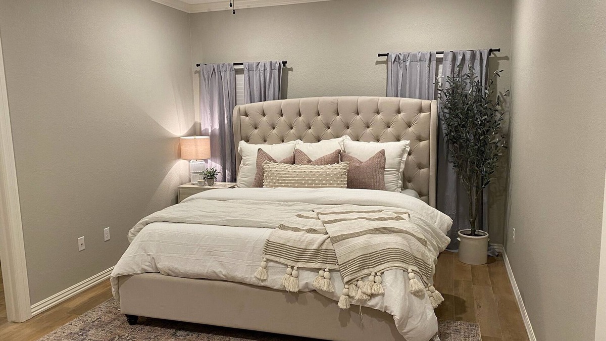 Uniontown House | The Chaffee Chateau - within minutes of ACHE, Fort Chaffee, and Mercy Hospital