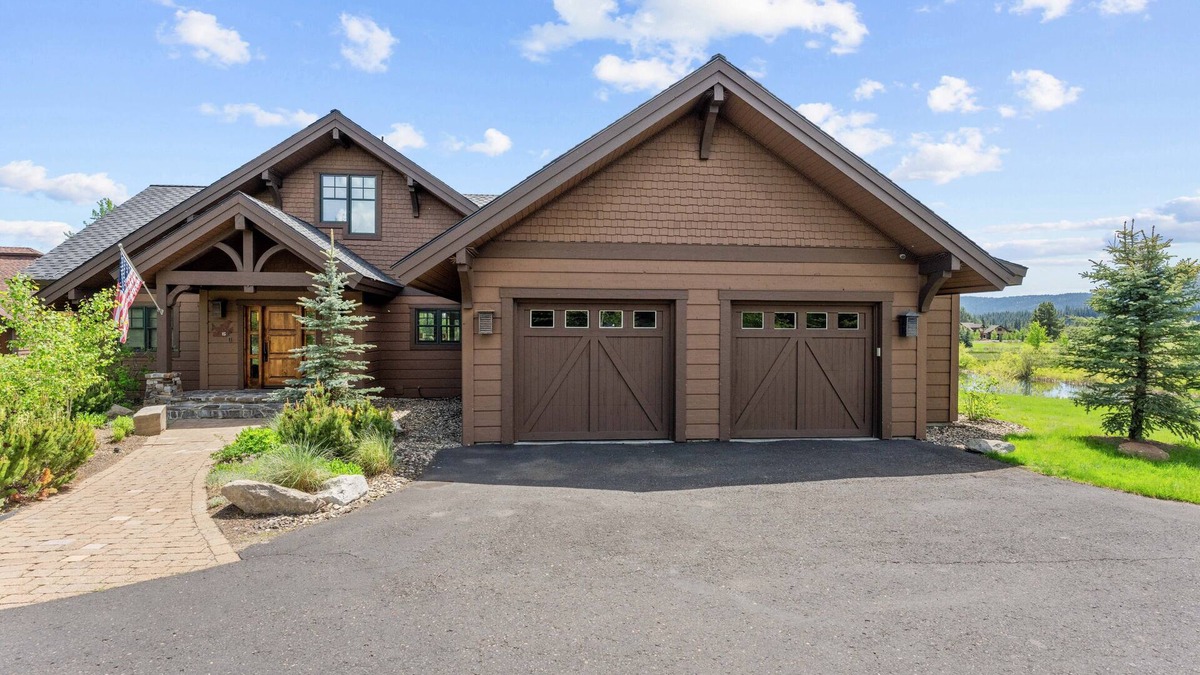 McCall Cabin | The Chalet @ BHOTR-Luxurious mtn getaway w/hot tub on back patio