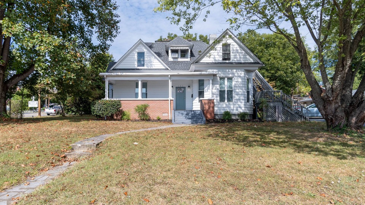 Johnson City House | The change of the century charm!