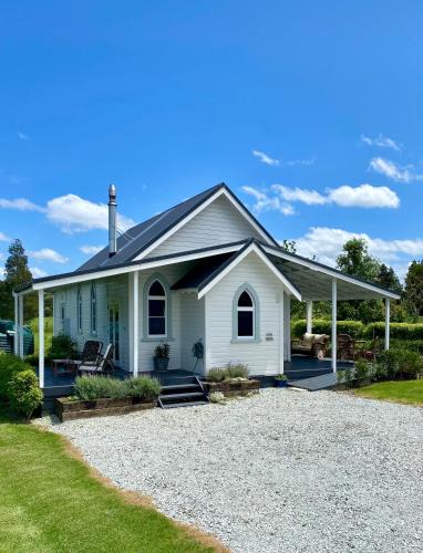 Broadwood Villa | The Chapel - Kohukohu